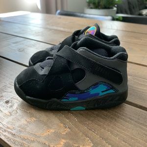 Jordan kids shoes size 8, new condition